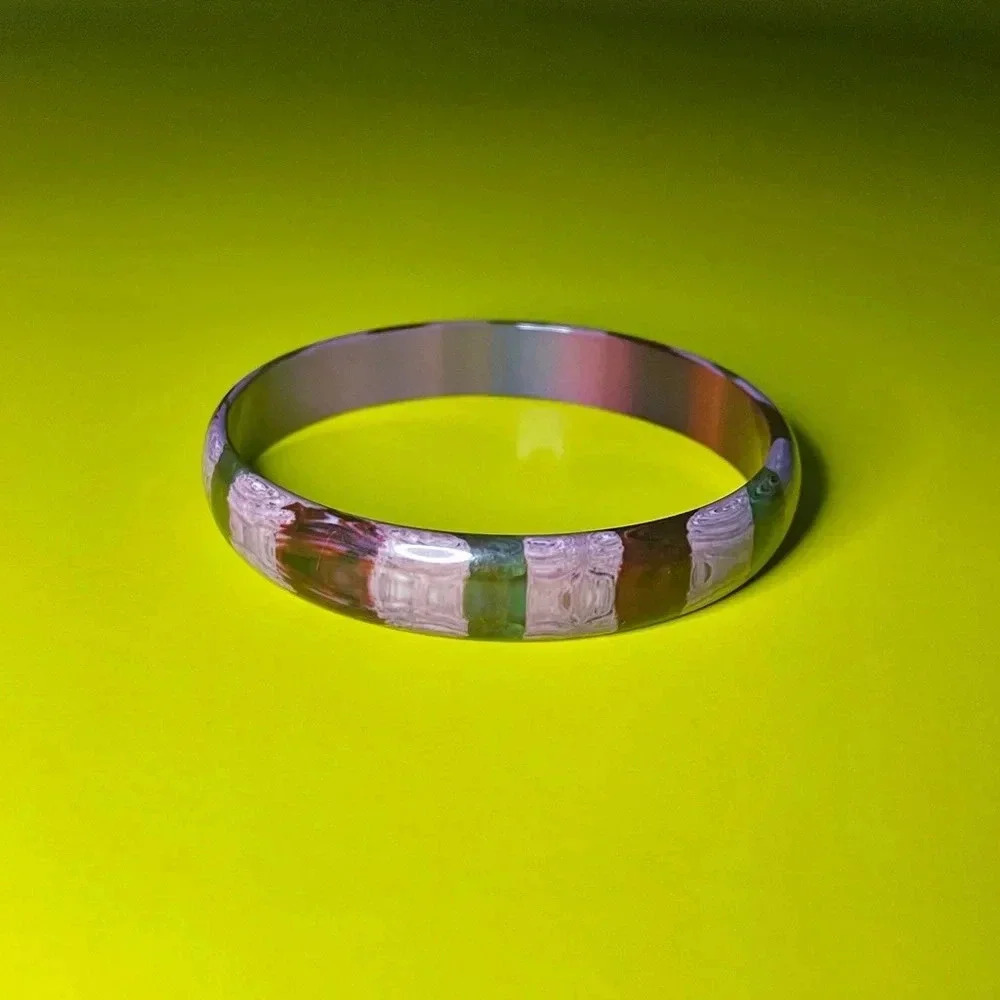 1960s–70s Laminated Lucite Bangle Bracelet – Burgundy • Mauve • Olive Stripes - Picture 3 of 7